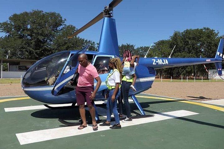 13 to 15 Minute Private Helicopter Flight over Victoria Falls, Zimbabwe and Zambia Sides (1/7)