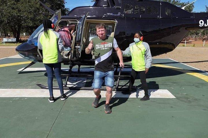 13 to 15 Minute Private Helicopter Flight over Victoria Falls, Zimbabwe and Zambia Sides (6/7)