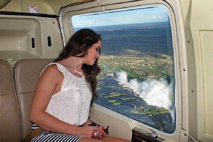 15 Minute Helicopter Flight over Victoria Falls, Zimbabwean Side, Park Fees Included (3/6)