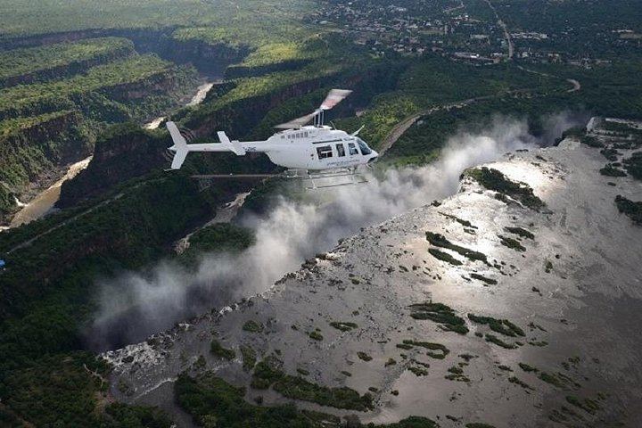 15 Minute Helicopter Flight over Victoria Falls, Zimbabwean Side, Park Fees Included (5/6)