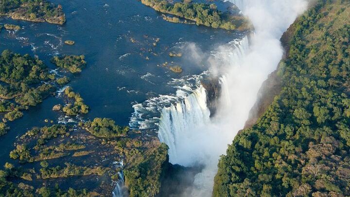 15 Minute Helicopter Flight over Victoria Falls, Zimbabwean Side, Park Fees Included (4/6)
