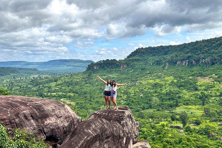 2-Day Angkor Wat Sunrise and Kulen Waterfall Tour with Picnic Lunch and Kulen Ticket (10/12)