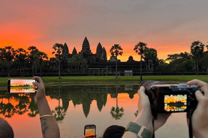 2-Day Shared Tour of Angkor Sunrise, Baphuon, Kulen Cliff, Beng Mealea and Kampong Phluk (1/12)