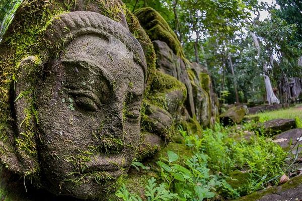 Private 2-Day Angkor Highlights, Bakheng Sunset, Kulen Waterfall and Banteay Srei Tour