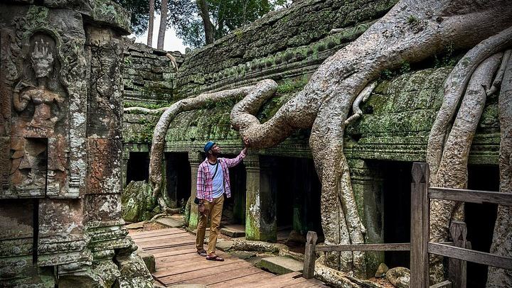 2-Day Angkor Sunrise, Kulen Waterfall, Beng Mealea and Kampong Phluk Tour with Meals (4/12)