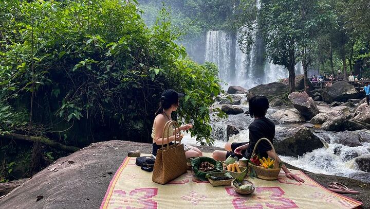 2-Day Angkor Sunrise, Kulen Waterfall, Beng Mealea and Kampong Phluk Tour with Meals (3/12)