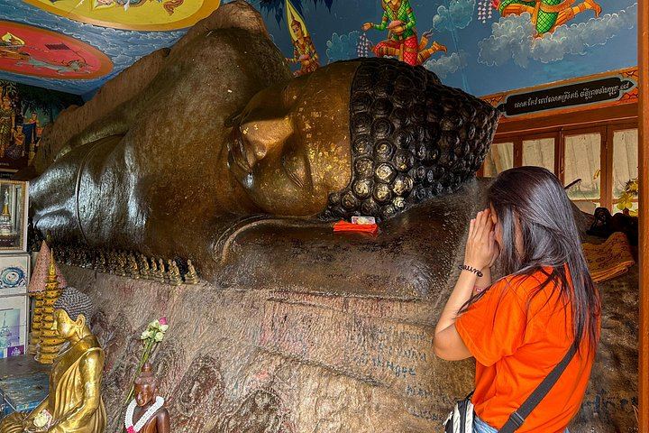 2-Day Angkor Sunrise, Kulen Waterfall, Beng Mealea and Kampong Phluk Tour with Meals (8/12)