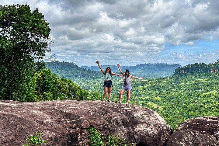 2-Day Angkor Sunrise, Kulen Waterfall, Beng Mealea and Kampong Phluk Tour with Meals (5/12)