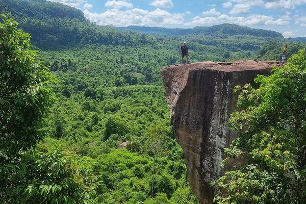 Private 2-Day Angkor Wat, Ta Prohm, Angkor Thom and Kulen Mountain Tour with Guide