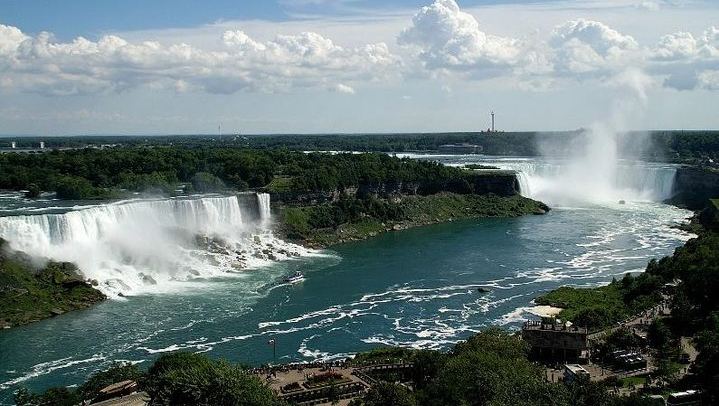 2-Day Niagara Falls Trip from NYC by Day and Night, Maid of the Mist or Scenic Tunnels (4/5)