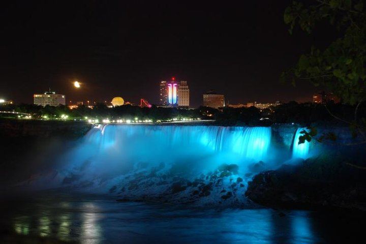 2-Day Niagara Falls Trip from NYC by Day and Night, Maid of the Mist or Scenic Tunnels (1/5)