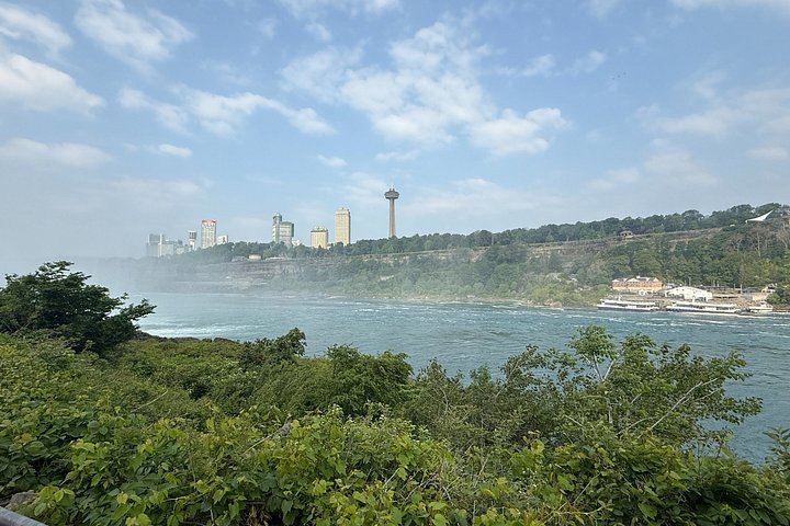 Washington DC to Niagara Falls Small-Group 2-Day Tour: Falls Overnight, Corning Glass (10/12)