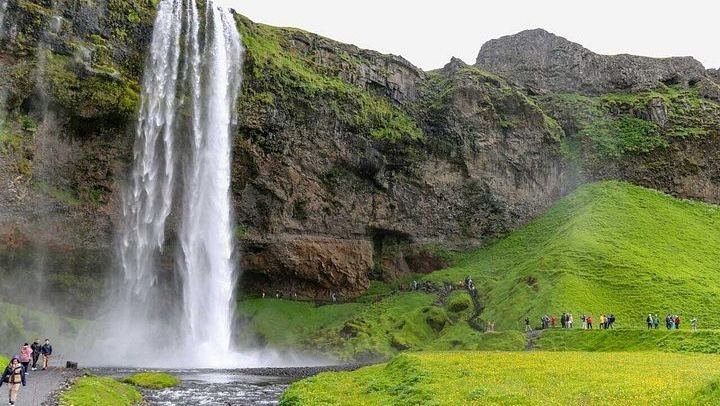 2-Day Crystal Ice Cave, Jokulsarlon and Diamond Beach Tour with Aurora Watch (3/9)