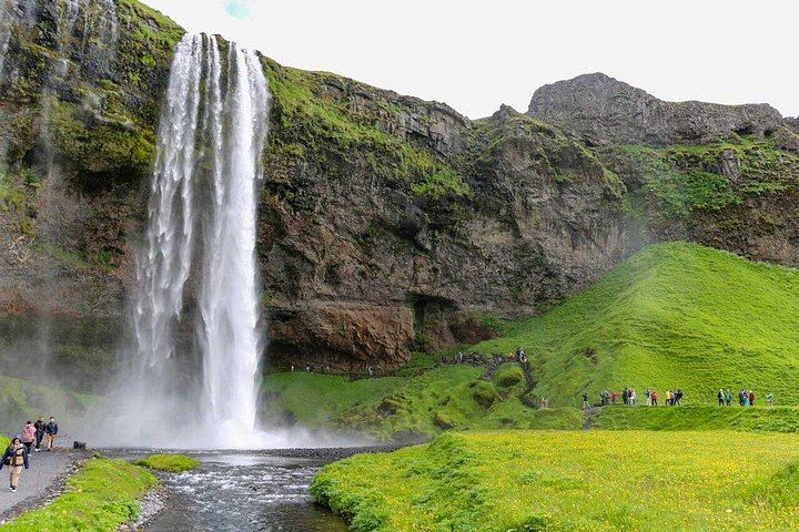 2-Day Crystal Ice Cave, Jokulsarlon and Diamond Beach Tour with Aurora Watch (3/9)