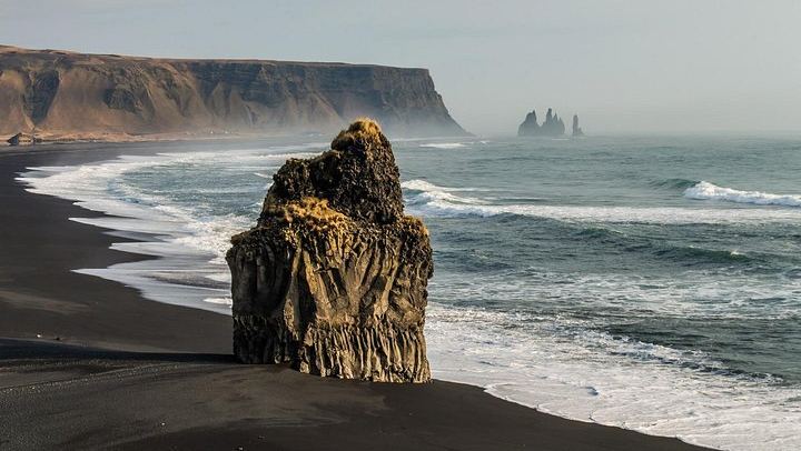 2-Day Winter South Coast Tour with Blue Ice Cave, DC-3 Plane Wreck and Diamond Beach (3/8)