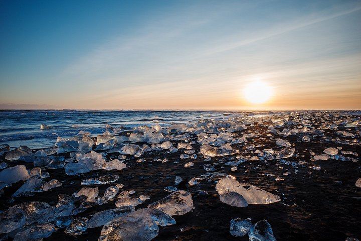 2-Day Summer South Coast Tour with Solheimajokull Glacier Hike and Fjadrargljufur Canyon (7/10)