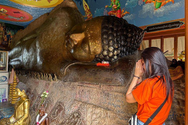 2-Day Shared Tour of Angkor Sunrise, Baphuon, Kulen Cliff, Beng Mealea and Kampong Phluk (7/12)