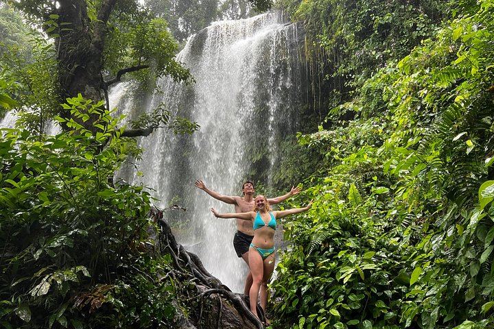 2-Day Shared Tour of Angkor Sunrise, Baphuon, Kulen Cliff, Beng Mealea and Kampong Phluk (11/12)