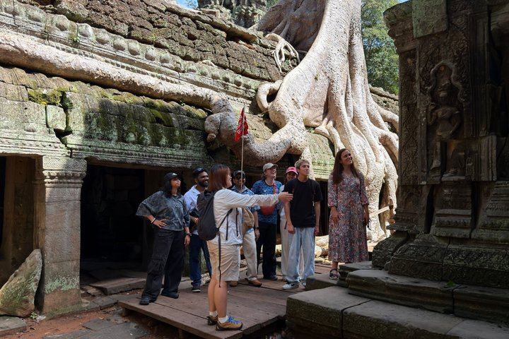 2-Day Shared Tour of Angkor Sunrise, Baphuon, Kulen Cliff, Beng Mealea and Kampong Phluk (3/12)