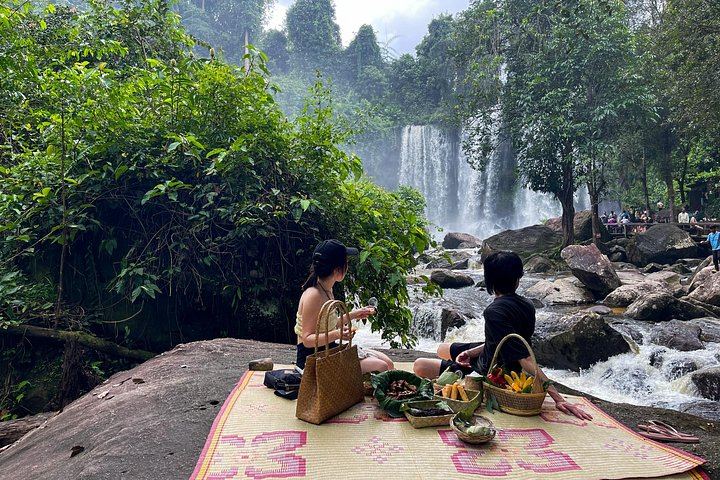 2-Day Shared Tour of Angkor Sunrise, Baphuon, Kulen Cliff, Beng Mealea and Kampong Phluk (6/12)