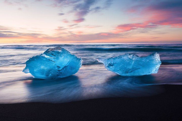 2-Day Winter South Coast Tour with Blue Ice Cave, DC-3 Plane Wreck and Diamond Beach (7/8)