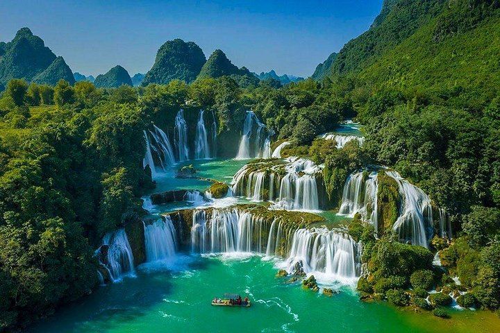 Ban Gioc Waterfall 2-Day Limousine Trip from Hanoi, Groups of 6 to 8, Border Road (1/12)