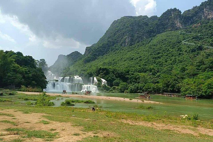 Ban Gioc Waterfall 2-Day Limousine Trip from Hanoi, Groups of 6 to 8, Border Road (6/12)