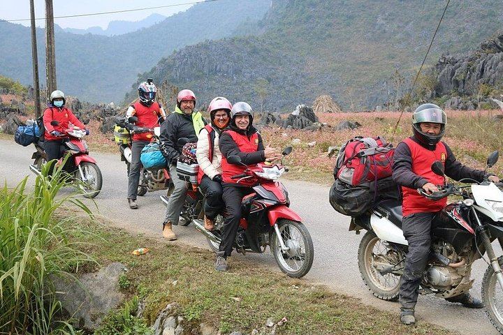 Ban Gioc Waterfall 2-Day Limousine Trip from Hanoi, Groups of 6 to 8, Border Road (11/12)