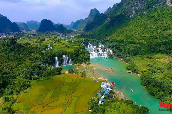 Ban Gioc Waterfall 2-Day Limousine Trip from Hanoi, Groups of 6 to 8, Border Road (8/12)