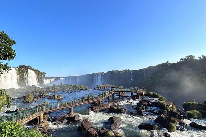 Private Iguazu Falls 2-Day Tour with Hotel Pickup and Border Priority Pass (11/12)