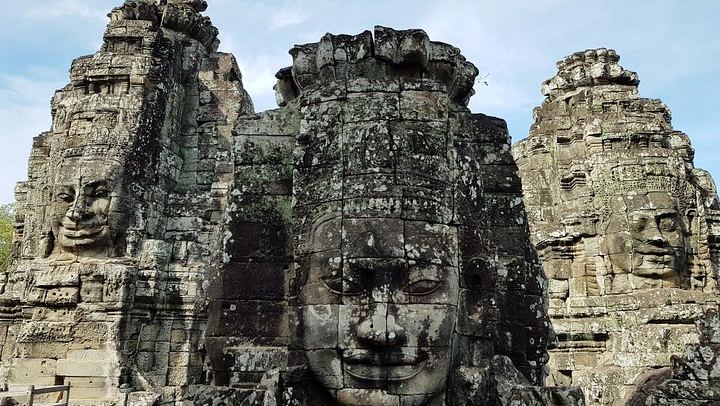 Private 2-Day Angkor Sunrise, Banteay Srei, Kulen Mountain and Beng Mealea Tour (3/6)