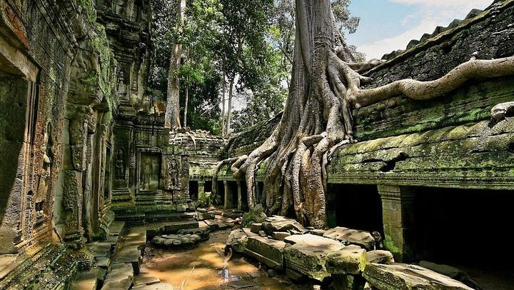 Private 2-Day Angkor Sunrise, Banteay Srei, Kulen Mountain and Beng Mealea Tour (4/6)