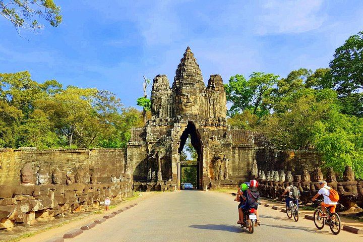 Private 2-Day Angkor Sunrise, Banteay Srei, Kulen Mountain and Beng Mealea Tour (6/6)