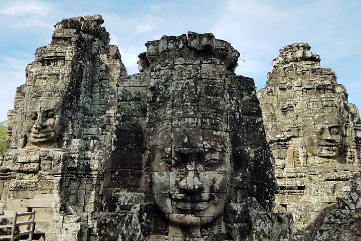 Private 2-Day Angkor Sunrise, Banteay Srei, Kulen Mountain and Beng Mealea Tour (3/6)