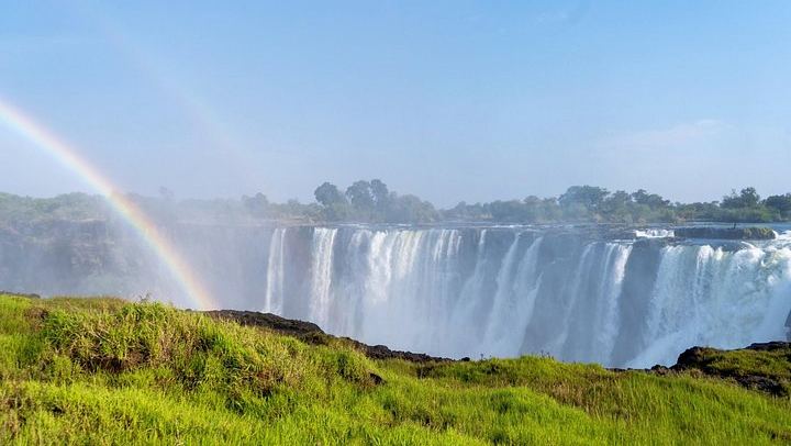 Private Two-Hour Victoria Falls Tour of Zambian Viewpoints, Guides in Four Languages (3/4)