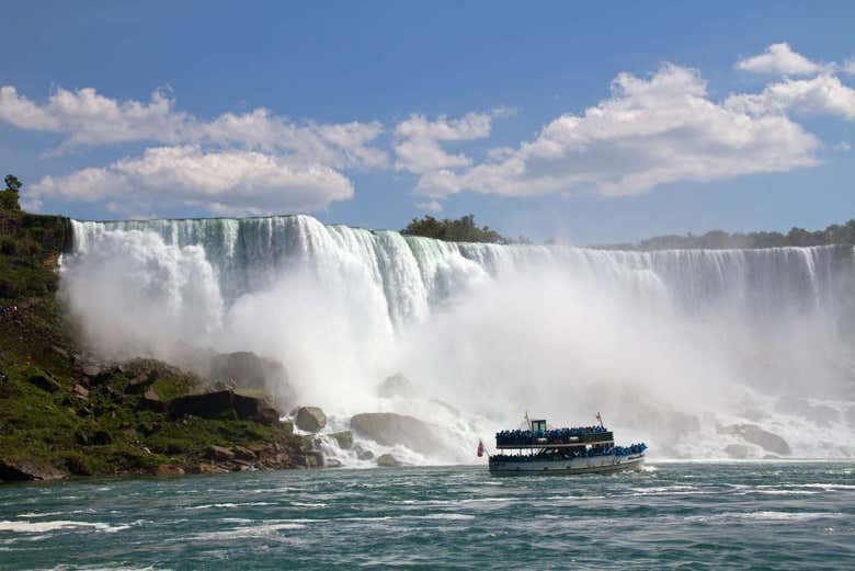 Niagara Falls 2 or 3-Day Tour from NYC with Finger Lakes, Toronto and Thousand Islands (5/10)