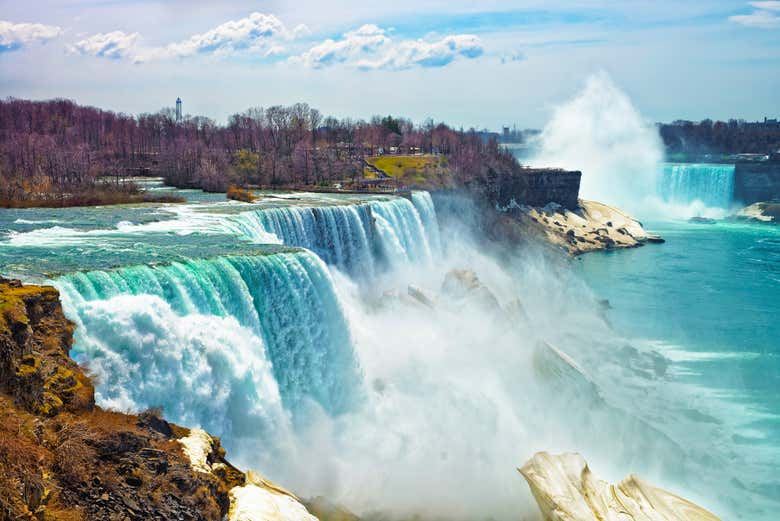 Niagara Falls 2 or 3-Day Tour from NYC with Finger Lakes, Toronto and Thousand Islands (6/10)