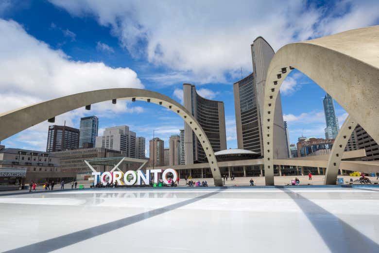 Niagara Falls 2 or 3-Day Tour from NYC with Finger Lakes, Toronto and Thousand Islands (8/10)