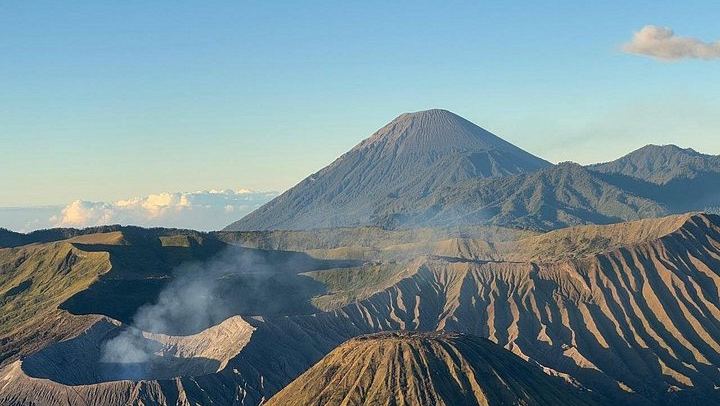 Two-Day Tumpak Sewu Waterfall, Goa Tetes and Bromo Sunrise Tour (3/10)