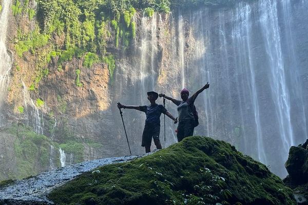 Two-Day Tumpak Sewu Waterfall, Goa Tetes and Bromo Sunrise Tour
