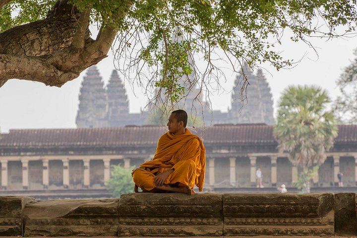 3-Day Angkor Small and Grand Circuit, Kulen Waterfall and Roluos Group Temples Tour (7/12)