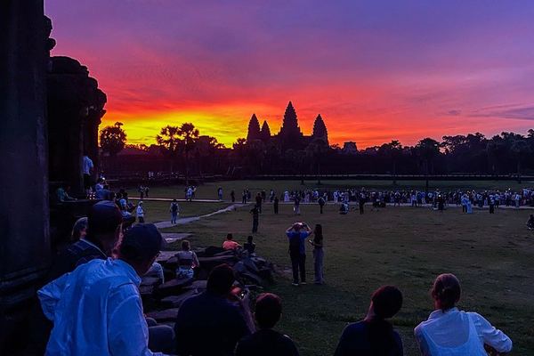 Private 3-Day Angkor, Kulen Waterfall, Beng Mealea and Kampong Phluk Tour with Meals