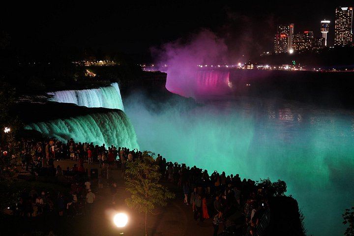 3-Day Niagara Falls and Boston Tour from New York with Corning Glass and Harvard (3/12)