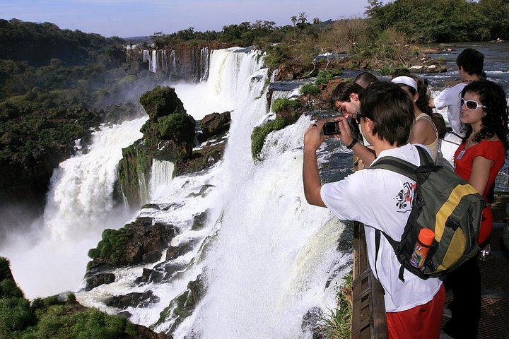 3-Day Iguassu Falls Package with 2 Hotel Nights in Foz do Iguacu, Itaipu Dam and Lunch (3/12)