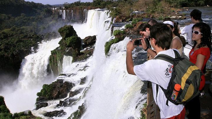 3-Day Iguassu Falls Package with 2 Hotel Nights in Foz do Iguacu, Itaipu Dam and Lunch (3/12)