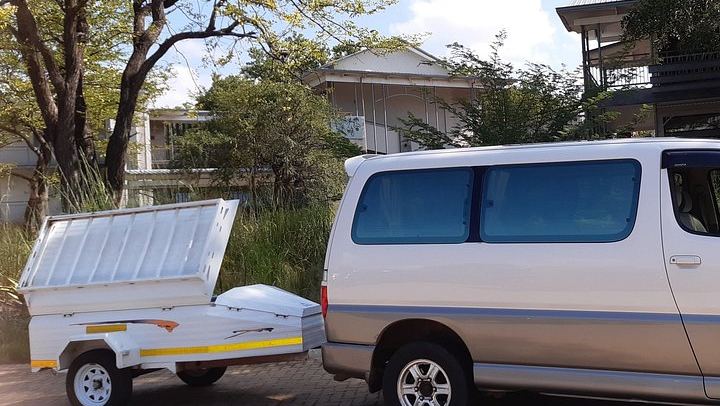 Victoria Falls 3-Day Hotel Package With Dinner Cruise and Boma Dinner Show (4/5)