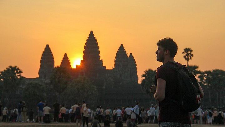 Private 3-Day Angkor Thom, Banteay Srei, Kulen Waterfall and Kampong Phluk Tour with Guide (1/12)