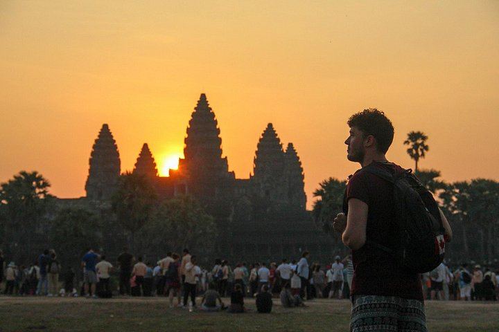 Private 3-Day Angkor Thom, Banteay Srei, Kulen Waterfall and Kampong Phluk Tour with Guide (1/12)