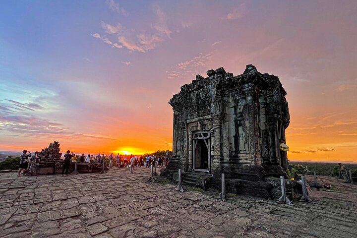 Private 3-Day Angkor Thom, Banteay Srei, Kulen Waterfall and Kampong Phluk Tour with Guide (2/12)