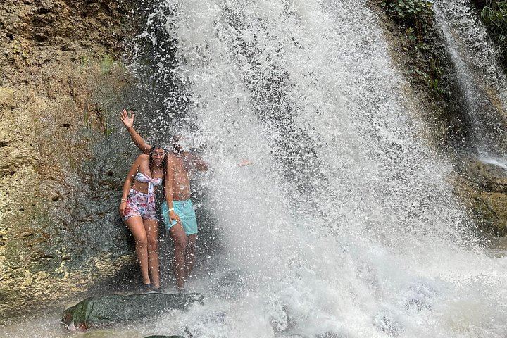 Cueva Ventana, Rio Tanamá Waterfalls and Cueva del Indio Petroglyphs Full-Day Tour (11/12)